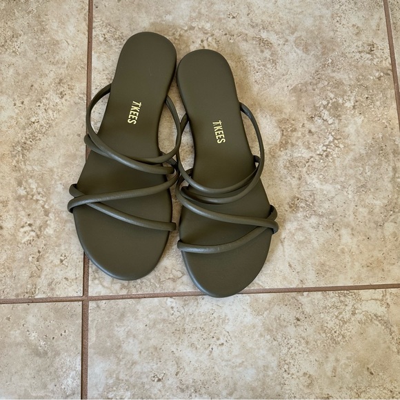 Tkees Sloan Slide Olive sandals size 8 EUC - Picture 6 of 9